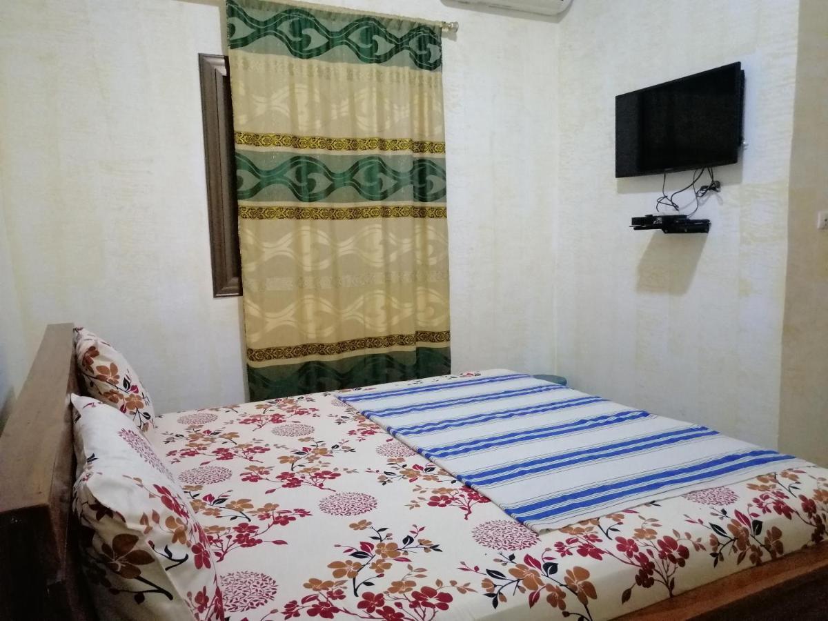 Marys Guest House Lome Ngoại thất bức ảnh