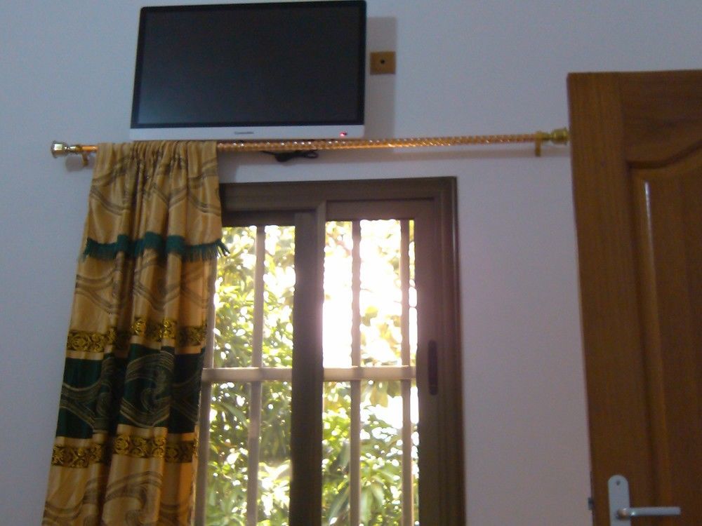 Marys Guest House Lome Ngoại thất bức ảnh