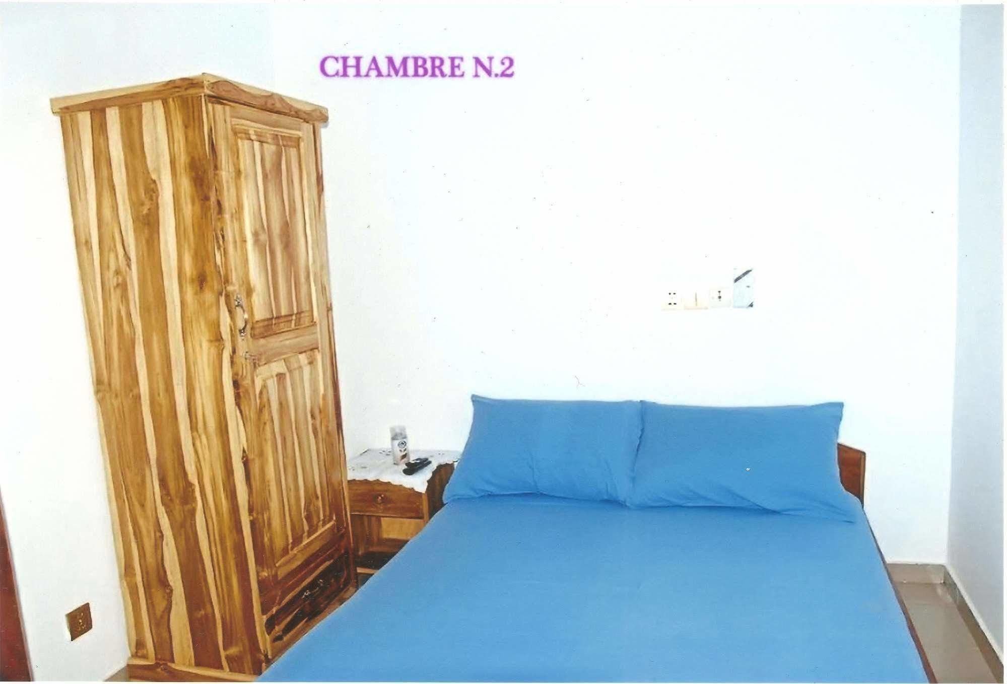 Marys Guest House Lome Ngoại thất bức ảnh